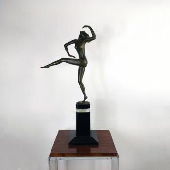 Bronzová figura ženy, F. Weiss Bronzová figura ženy, F. Weiss