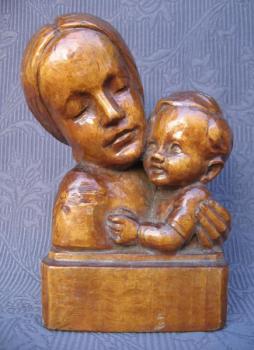 Matka s dítětem ( dřevořezba )